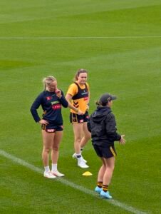Hannah Looney #18 (Hawthorn), Matilda Van Berkel #30 (Hawthorn)