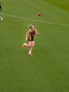 Laura Stone #22 (Hawthorn)