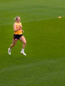 Matilda Van Berkel #30 (Hawthorn)
