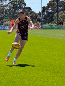 Lavinia Cox #8 (Hawthorn), Keely Coyne #9 (Hawthorn)