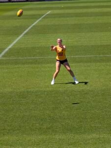 Matilda Van Berkel #30 (Hawthorn)